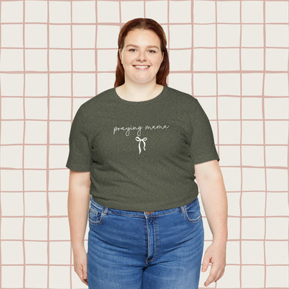 praying mama, tee ✨