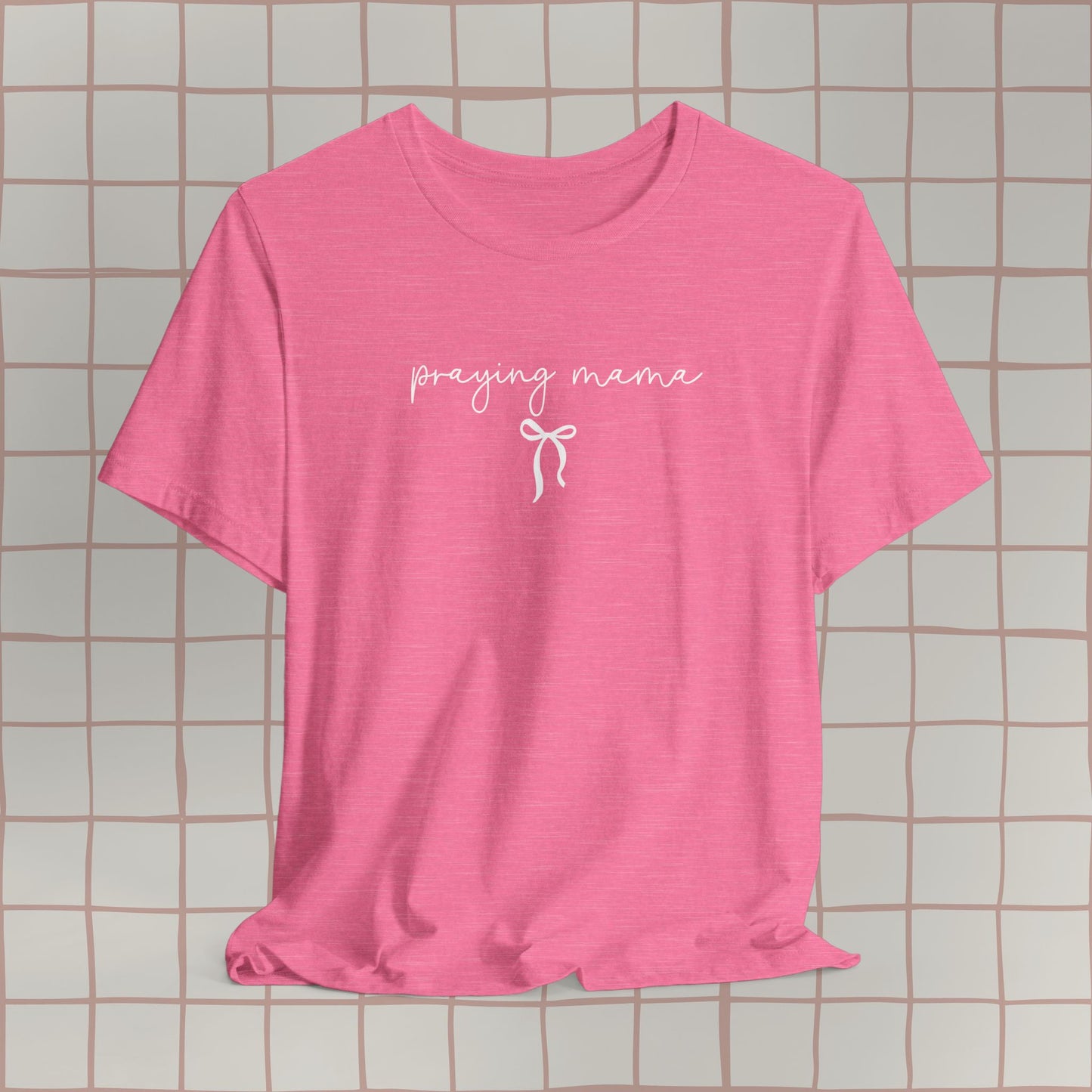 praying mama, tee ✨