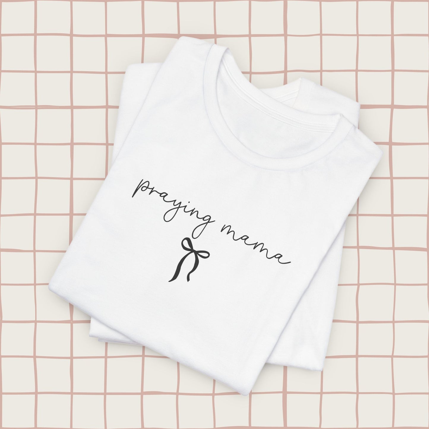 praying mama, tee ✨