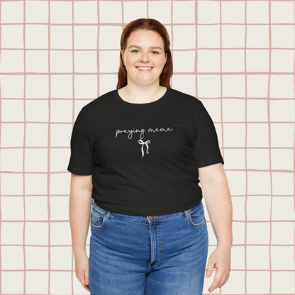 praying mama, tee ✨