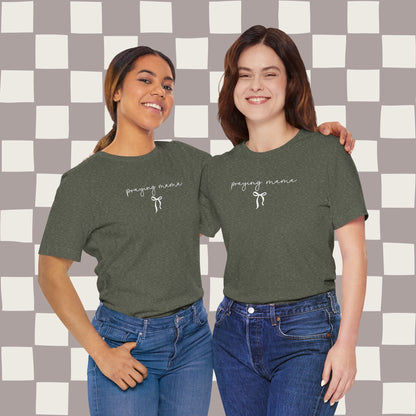 praying mama, tee ✨