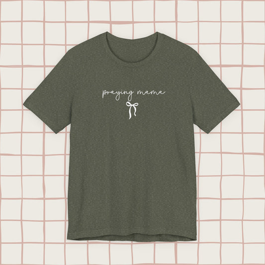 praying mama, tee ✨